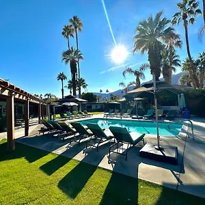 Vista Grande - A Gay Men's Palm Springs